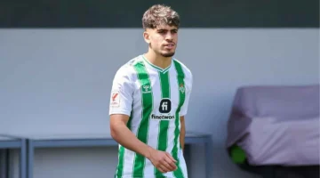 ممر شرفي في بيتيس لتكريم نجمي المغرب عقب التتويج القاري التاريخي